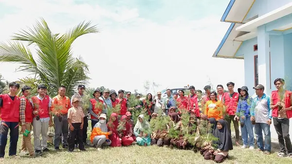 PT Vale Edukasi Pelajar Loeha Pentingnya Menanam Pohon