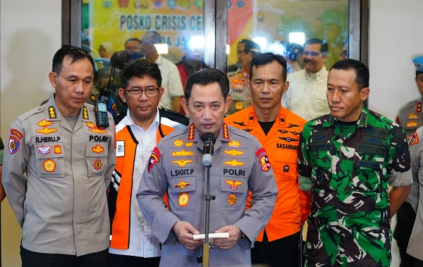 Kapolri Tinjau Evakuasi Kapolda Jambi dan Rombongan, Apresiasi Kerja Keras Tim Gabungan