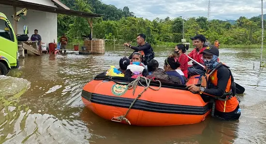 Banjir di Tompira Morut Capai Bahu Orang Dewasa, 41 Warga Dievakuasi