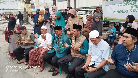 DDI Berbagi Takjil di Sekitar Pasar Bambaru Kota Palu, Akhmad Sumarling: Dilaksanakan Setiap Pekan
