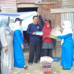 PWI Sulteng Berbagi, Salurkan Bingkisan Parcel ke Kaum Dhuafa