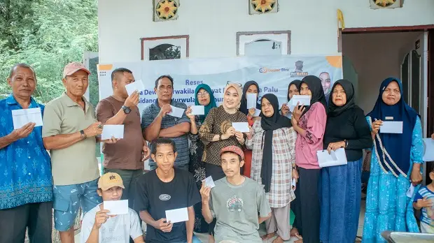 Guru Honorer Curhat ke Mutmainah saat Reses Anggota DPRD Kota Palu di Mamboro