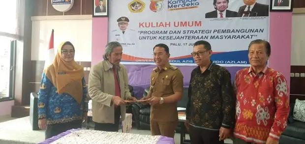 Bupati Sigi Beri Kuliah Umum di Universitas Azlam