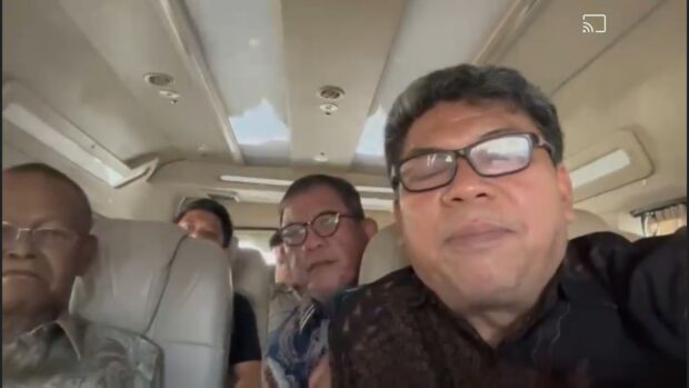 Pengungsi Gempa Desa Lembatongoa Sigi Dikunjungi Gubernur Rusdy Mastura