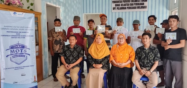 40 Nelayan Terima Sertifikat SOR dan 6 ISR bagi Pemilik Kapal Penangkap Ikan di Parimo