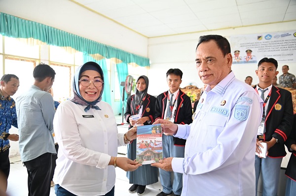 Tinjau Sekolah di Banggai, Wagub Sulteng Mendorong SMA/SMK Jadi BLUD