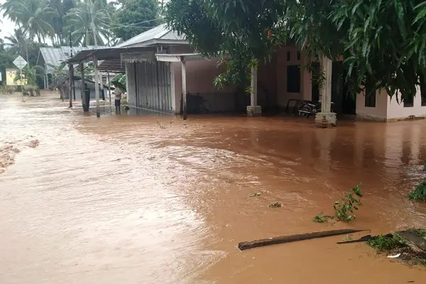 Banjir Bandang di Touna, Jalan Trans Malino Putus Total