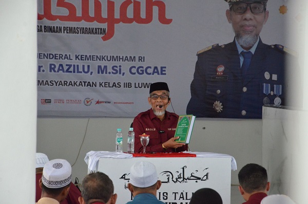 Didampingi Kakanwil Hermansyah Siregar, Irjen Kemenkumham RI Berikan Tausiyah WBP Lapas Luwuk