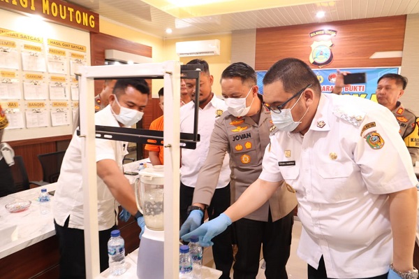 Polres Parimo Musnahkan Ratusan Gram Sabu, Babuk Hasil Pengungkapan di Lambunu