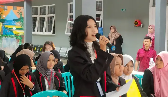 Lembaga Pembinaan Khusus Anak (LPKA) Kelas II Palu menyambut kepedulian siswa siswi Sekolah Menengah Atas Negeri  (SMAN) Model Terpadu Madani yang datang berkunjung ke LPKA Palu,  Sabtu (27/1/2024).