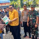 Pj Bupati Parimo Serahkan Bantuan Cadangan Beras Pemerintah Tahap Pertama