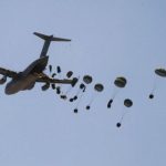 Kesalahan Pendaratan Bantuan Melalui Udara, 12 Warga Gaza Tenggelam di Laut, 6 Tewas Terinjak