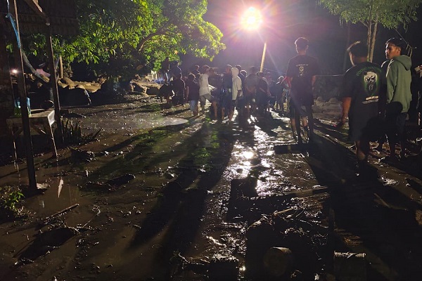 Banjir Merendam Dua Desa di Dolo Selatan Sigi, Ruas Jalan Palu-Bangga Putus