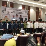 Massa Sesaki Gedung Sriti Convention Hall pada Halal Bi Halal DMI Sulteng