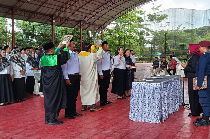 Ketua KPU Parimo Ingatkan 845 Anggota PPS  yang Dilantik Jaga Integritas