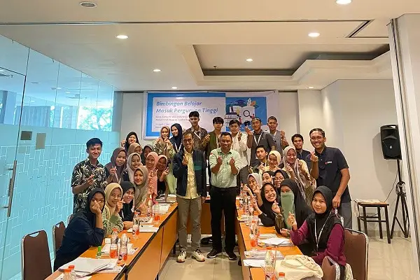 PT Vale Dorong Peningkatan Kualitas Pendidikan Generasi Muda Loeha Raya Melalui Bimbel