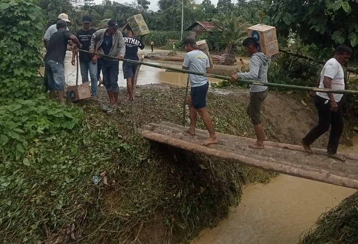 Respon Cepat Anwar Hafid Sikapi Banjir di Parimo, Bantuan Segera Terdistribusi ke Warga