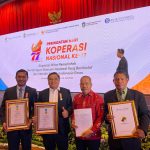 Akhmad Sumarling Harumkan Sulteng, Terima Penghargaan Tokoh Koperasi Madya dari Menko Perekonomian