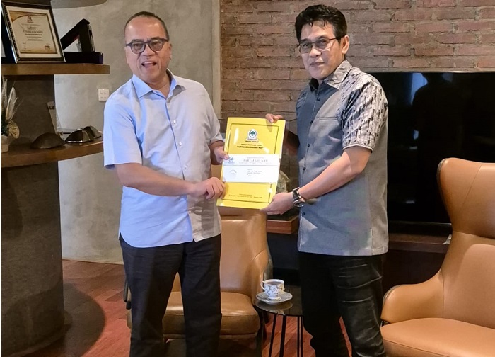 Erwin Burase-Abdul Sahid Terima Penetapan Golkar di Jumat Keramat