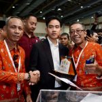 Gibran Takjub Produk Pameran di Stand Morowali Utara pada AEO Jakarta 2024