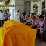 Sekdaprov Sulteng Melepas Jenazah Almarhumah Henny Ingolo
