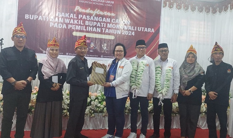 Pasangan Delis - Djira Resmi Mendaftar di KPU pada Pilkada Morut 2024