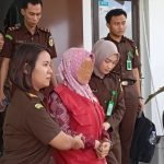 Tersangka Kasus Bansos Gercep Menangis saat Ditahan Kejari Donggala