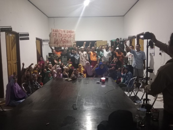 Puluhan Warga Duduki Kantor Desa Laroue Morowali, Tolak Kehadiran Perusahaan Batu Gamping