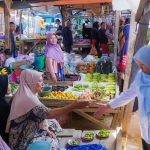 Blusukan di Pasar Lasoani, Reny Ajak Masyarakat Kota Palu Berdayakan UMKM di Pasar Tradisional