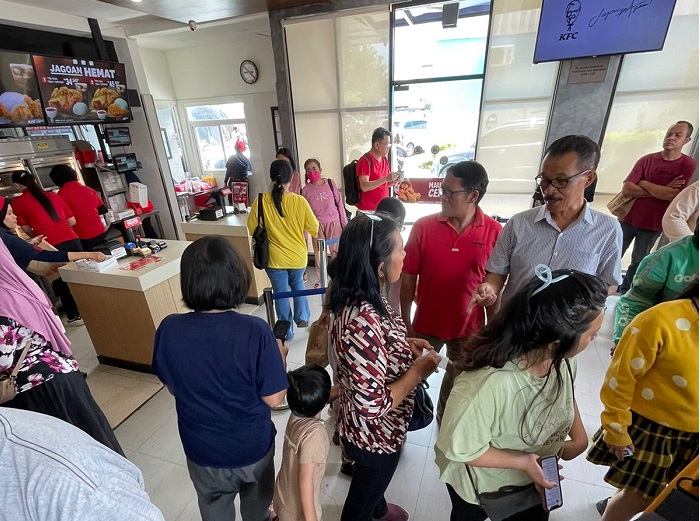 Pegiat Sangganipa di Palu, Hari Ini 2.000 Paket KFC Gratis Dibagi HGL