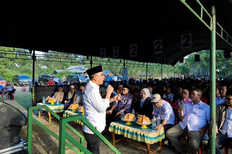 Ratusan Warga Desa E Eya Palasa Rela Tinggalkan Sementara Kebunnya untuk Hadiri Kampanye Anwar-Reny