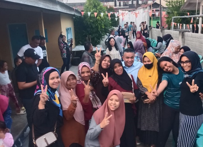 Warga Tatura Selatan Kota Palu Antusias Bertemu Hadianto, Terima Sosialisasi Aplikasi Sangu Palu