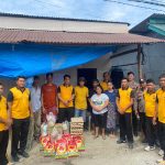 Kapolsek Bahodopi Serahkan Bantuan kepada Korban Kebakaran di Desa Bahomakmur Morowali