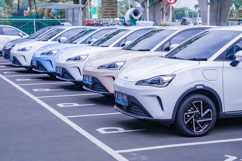 PT Luxury Trans Indonesia Pesan 50 Unit Neta V-II Sebagai Armada Taksi Premiun