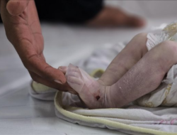 Blokade dan Serangan Israel Menyebabkan Sudah 8 Bayi Gaza Meninggal Membeku