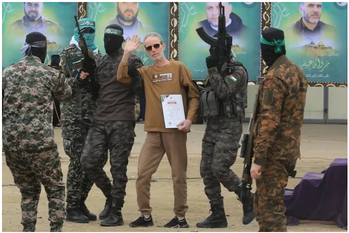 Al Qassam Rilis Video Ekslusif Proses Penyerahan Tahanan Israel Gelombang Kelima