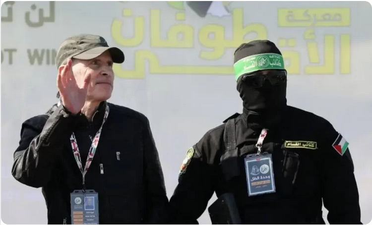 Surat Tahanan Israel yang Dibebaskan Hamas: Al-Qassam Memperlakukan Saya dengan Baik