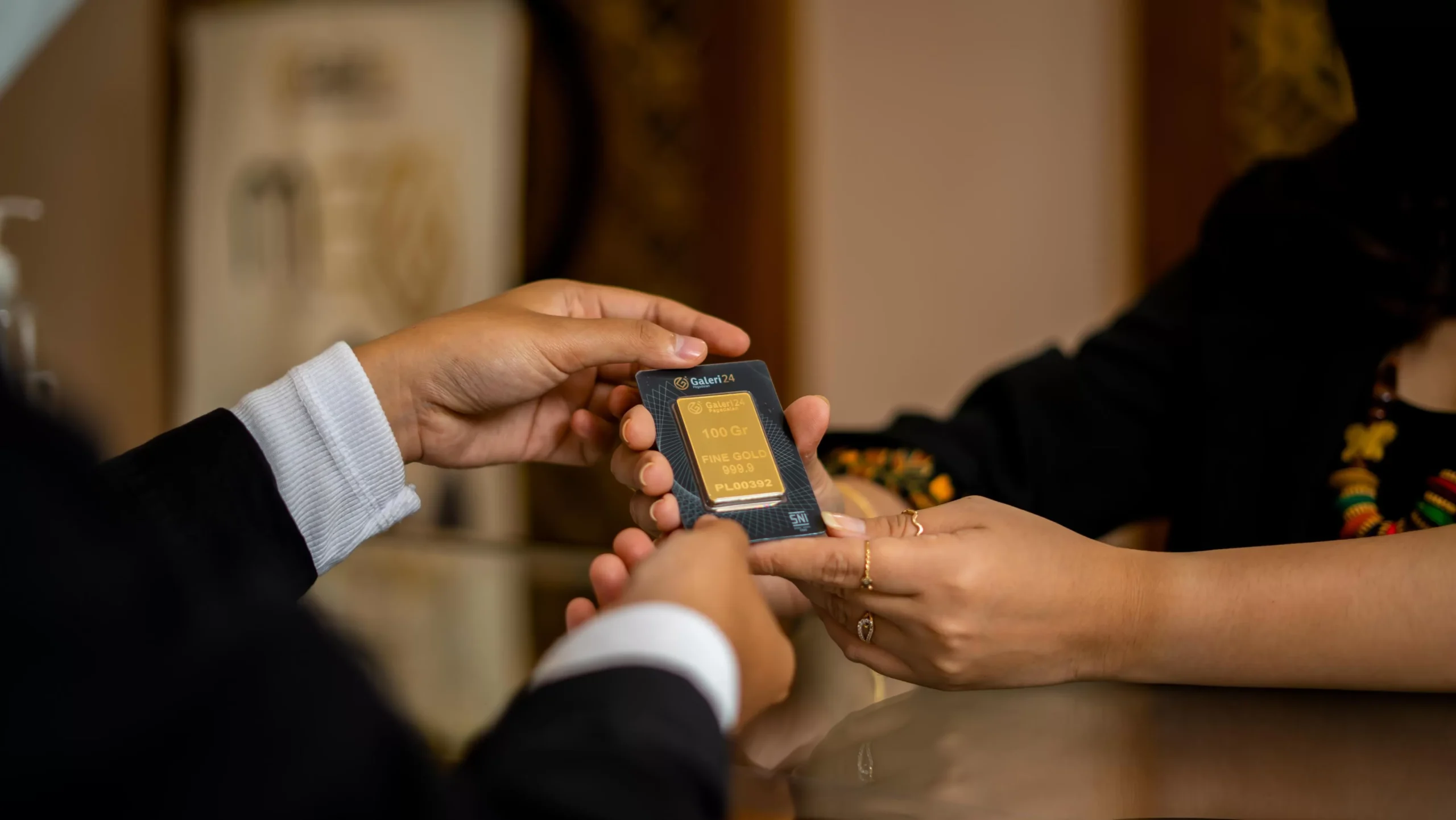 OJK Buka Peluang bagi LJK Menjalankan Layanan Bank Emas