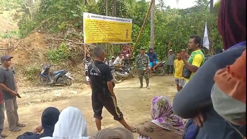 Dituding Buruk Kelola WPR, Warga Buranga Demo Koperasi Pengelola Tambang