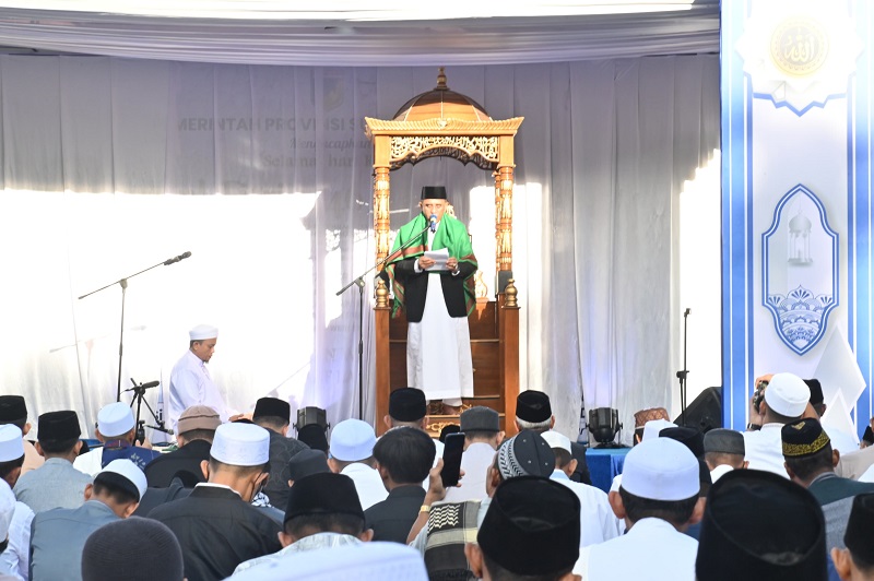 Gubernur Sulteng Jadi Khatib Salat Id: Keberanian Berkualitas Lahir dari Keyakinan yang Sempurna