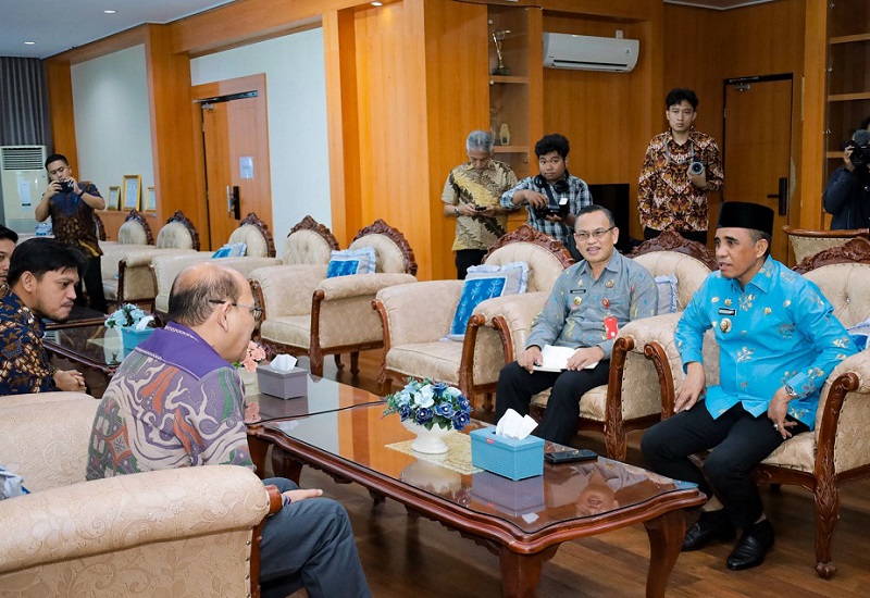 Gubernur Sulteng Pastikan Jaringan Listrik Morowali Utara Tersambung Akhir Maret 2025