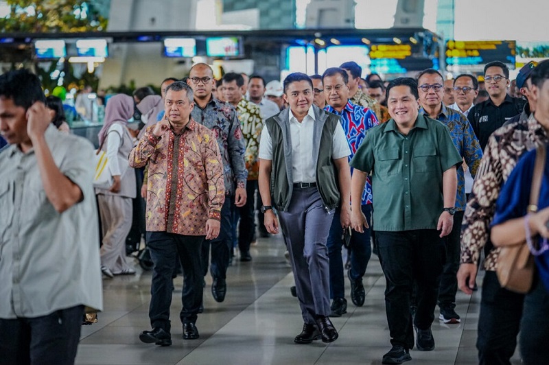 Harga Tiket Pesawat Domestik Turun Saat Libur Lebaran 2025