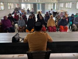 Kades Ipi Morowali Sisihkan Gajinya untuk Membantu Warganya yang Kurang Mampu