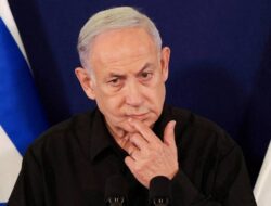 Netanyahu Putuskan Memecat Kepala Shin Bet Ronen Bar