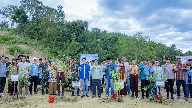 Tanam Pohon Serentak Perkuat Ekosistem Lingkungan, PT Vale IGP Pomalaa Kolaborasi Gubernur Sultra