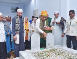 Tiba di Palu Gubernur Anwar Hafid dan Wagub Reny Langsung Ziarah ke Makam Guru Tua