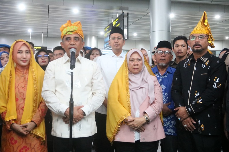 Tiba di Palu Usai Retret, Anwar Hafid – Reny Lamadjido Siap Wujudkan Sulteng Nambaso