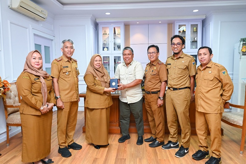 Wagub Sulteng Terima Bantuan 100 Mushaf Alquran