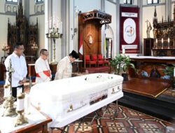 Melayat Mendiang Uskup Emeritus Keuskupan Agung Kupang, Presiden Prabowo Ucapkan Belasungkawa