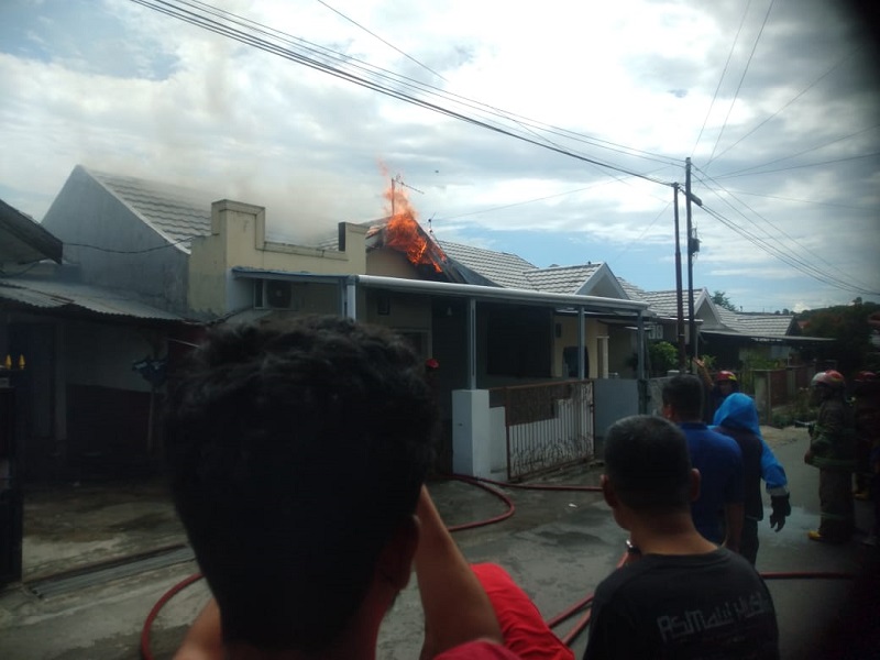 Breaking News: Rumah Ketua KPU Kota Palu Terbakar